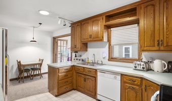 521 E HARDING Dr, Appleton, WI 54915