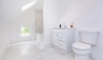 247 Hale St 2, Beverly, MA 01915