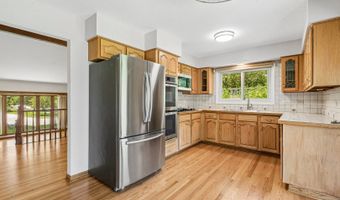 3051 N Huntington Dr, Arlington Heights, IL 60004