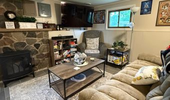 430 SUNSET Dr, Antigo, WI 54409