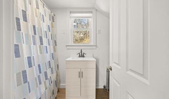 8 Herring Pond Rd, Bourne, MA 02532