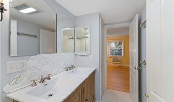 364 Bellevue Ave D3, Newport, RI 02840