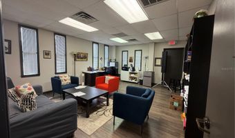 208 E LAKE Ave, Auburndale, FL 33823