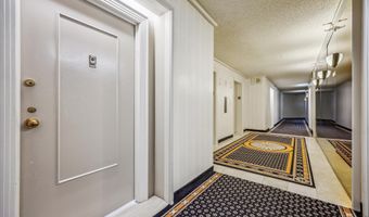 5800 NICHOLSON Ln 1-908, Rockville, MD 20852