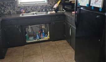 611 S Harrison Ave, Aurora, MO 65605