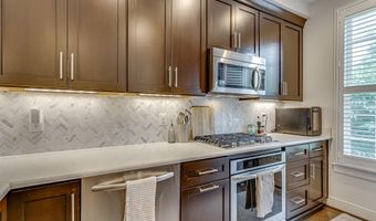 944 N COLUMBUS St, Alexandria, VA 22314