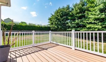 5 Sweet Corn Dr, Cranston, RI 02921