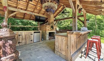 285 Wooding Hill Rd, Bethany, CT 06524