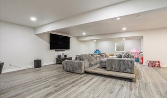 2200 ARROWLEAF Dr, Cheyenne, WY 82007