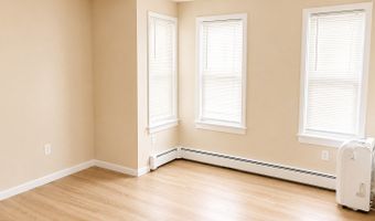 13 Armstrong Pl, Bridgeport, CT 06608