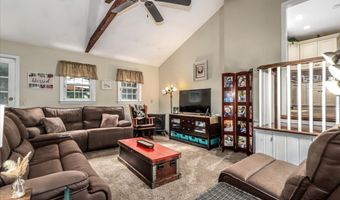 10 N Beech Tree Rd, Brookfield, CT 06804