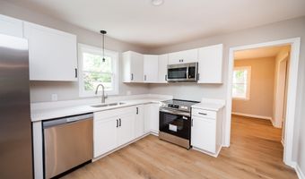 2031 Evergreen Dr, Boiling Springs, SC 29316