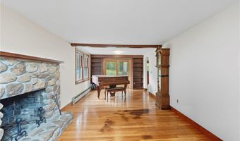 86 Oak St, Hopkinton, RI 02804