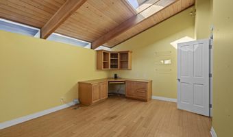 590 Alosta Dr, Camarillo, CA 93010