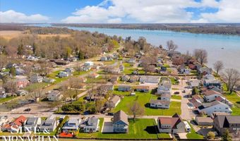 113 Roselawn St, Algonac, MI 48001
