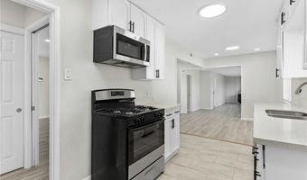 15944 Wintun Rd, Apple Valley, CA 92307