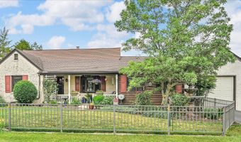 4 N CONESTOGA VIEW Dr, Akron, PA 17501
