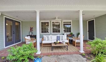 31 Chantilly Ter, Bay St. Louis, MS 39520