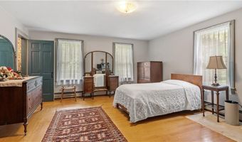 12 Lampercock Ln, Lincoln, RI 02865