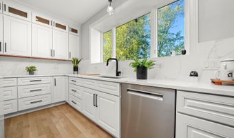 1418 W Maude Ave, Arlington Heights, IL 60004