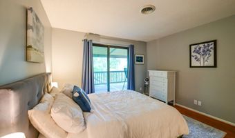 7673 Woodmere Dr 27, Athens, OH 45701