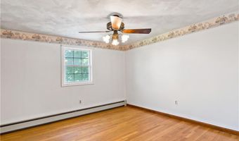 36 Roosevelt Dr, Bristol, RI 02809