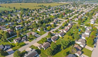 W5862 GERANIUM Drive, Appleton, WI 54915
