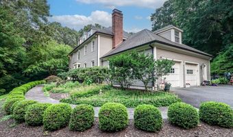 2 Raven Crest Dr, Bethel, CT 06801