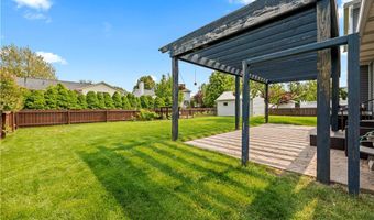 435 Berry Ridge Dr, Amherst, OH 44001