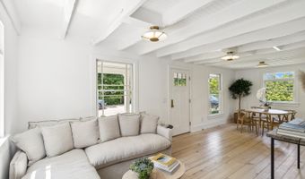 6 Cozzens Ln, Amagansett, NY 11930