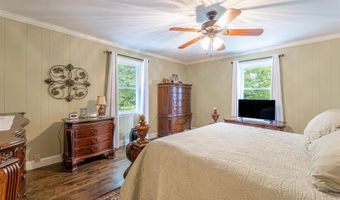 2001 Meadowlark Ln, Albertville, AL 35951