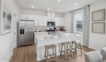 14 Dahlia Ct, Bayville, NJ 08721