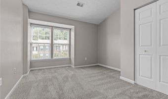 660 Village Green Blvd E, Adams Twp., PA 16046