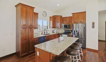 504 W Palmer Cir, Aberdeen, SD 57401