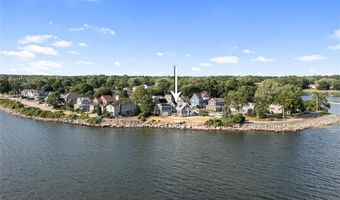 10 Blanding Ave, Barrington, RI 02806