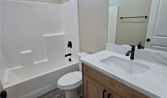 20401 Tonawanda Rd, Apple Valley, CA 92307