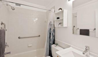 4977 BATTERY Ln 1-711, Bethesda, MD 20814