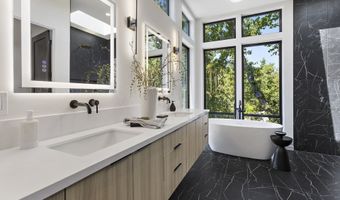 985 SE RIMROCK Ln, Milwaukie, OR 97267