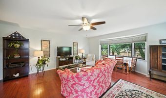 29 Park Ave, Belford, NJ 07718