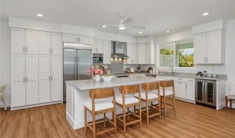 5872 Haleola St, Honolulu, HI 96821