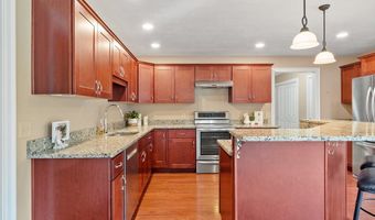 71 Hickory Way, Ayer, MA 01432