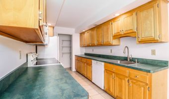 27 Rollingwood Dr 27, Brookfield, CT 06804