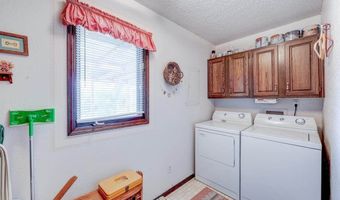4 Lakeridge Dr, Arkansas City, KS 67005