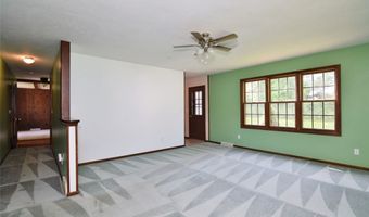 1585 Hemlock Dr, Ashtabula, OH 44004