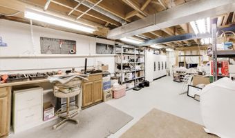 611 W Whiting Ln, Arlington Heights, IL 60004