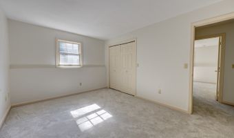 84 Founders Vlg 84, Clinton, CT 06413