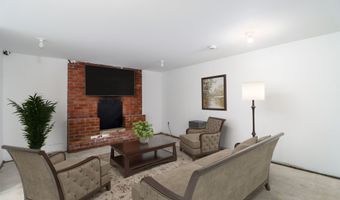 17 Alan Ave, Danbury, CT 06811