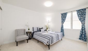 1209 N School St 102, Honolulu, HI 96817