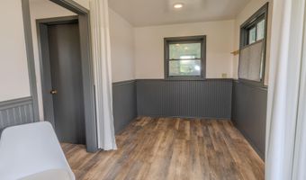 90 Searsport Ave, Belfast, ME 04915