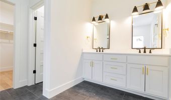 4 Lauder Cir, Bella Vista, AR 72715
